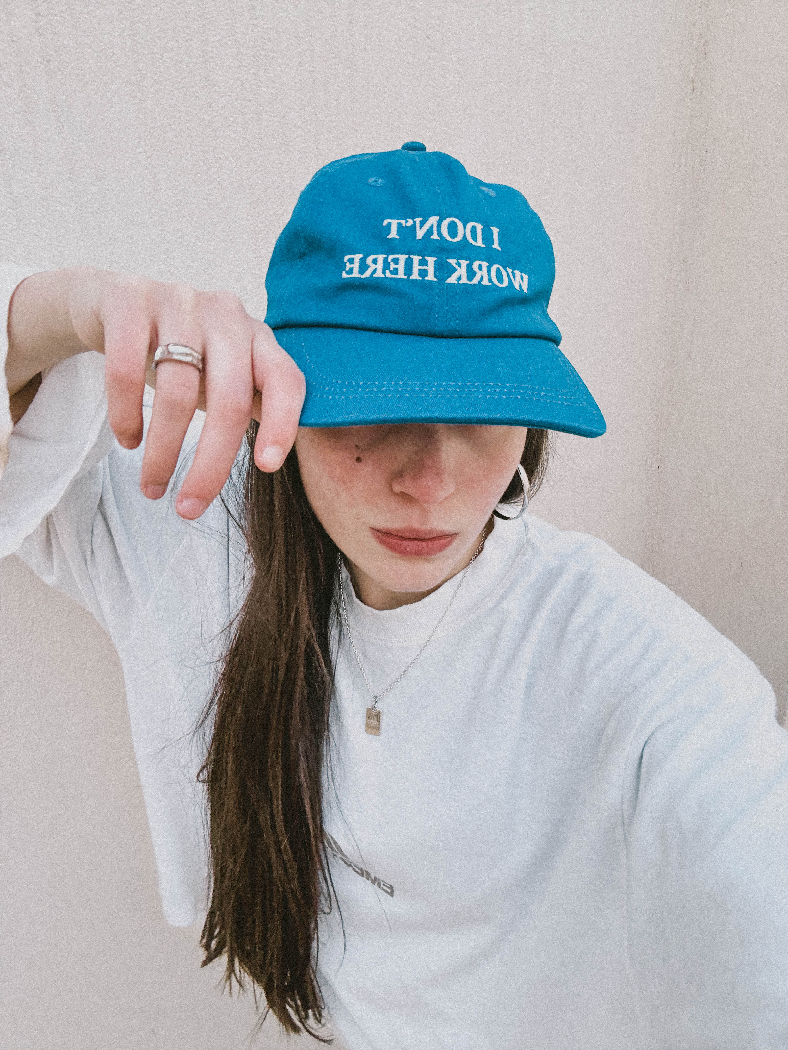 I DONT WORK HERE - DAD CAP - BLUE